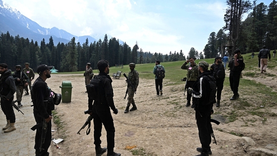 TOPSHOT-INDIA-KASHMIR-PAKISTAN-UNREST