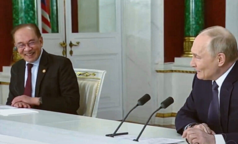 putin-and-malaysian-pm