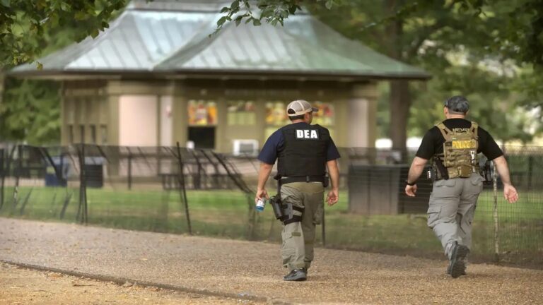7-on-patrol-in-washington-the-white-house-says