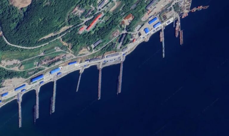satellite-pix-reveal-russian-base-1013697603